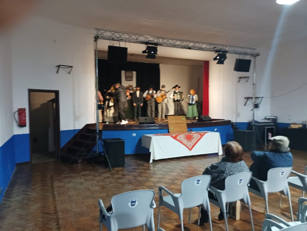 Casa do Povo acolheu o XII Encontro de Cantadores de Saias